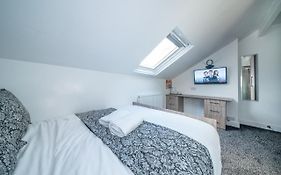 *Ra12S* For Your Most Relaxed & Cosy Stay + Free Parking + Free Fast Wifi *